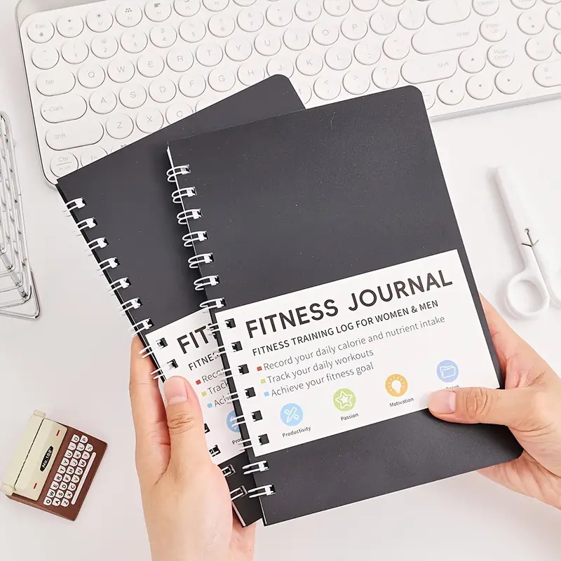 Nutrition Fitness Plan - フィットネスジャーナルノートブック 毎日の運動と栄養計画 32枚入り スパイラルノートブック ライティングパッド オフィス・学校用品
